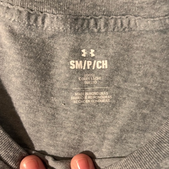 Gray under armor shirt - Picture 2 of 2